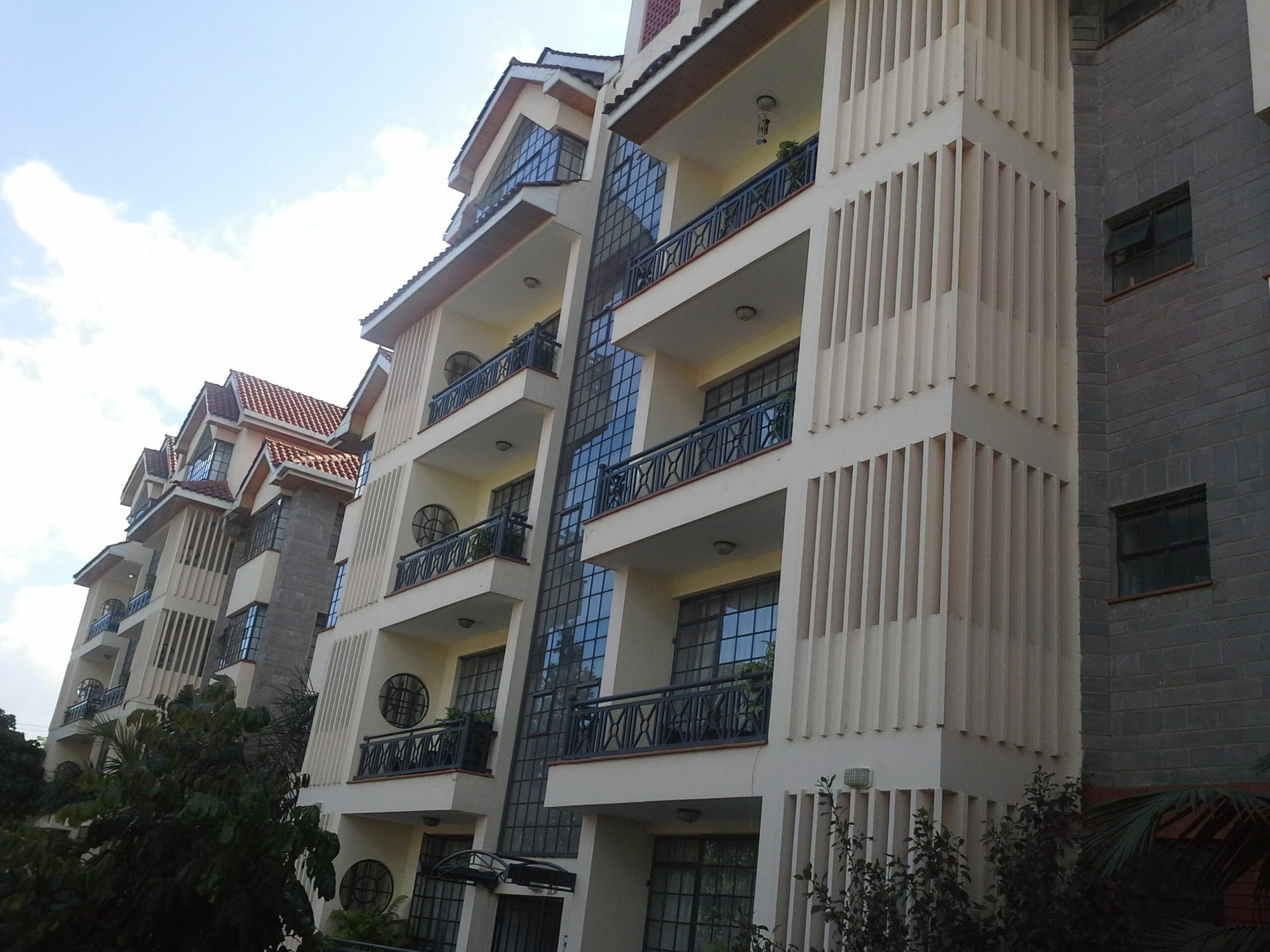 Meltonia Luxury Suites Найроби Екстериор снимка