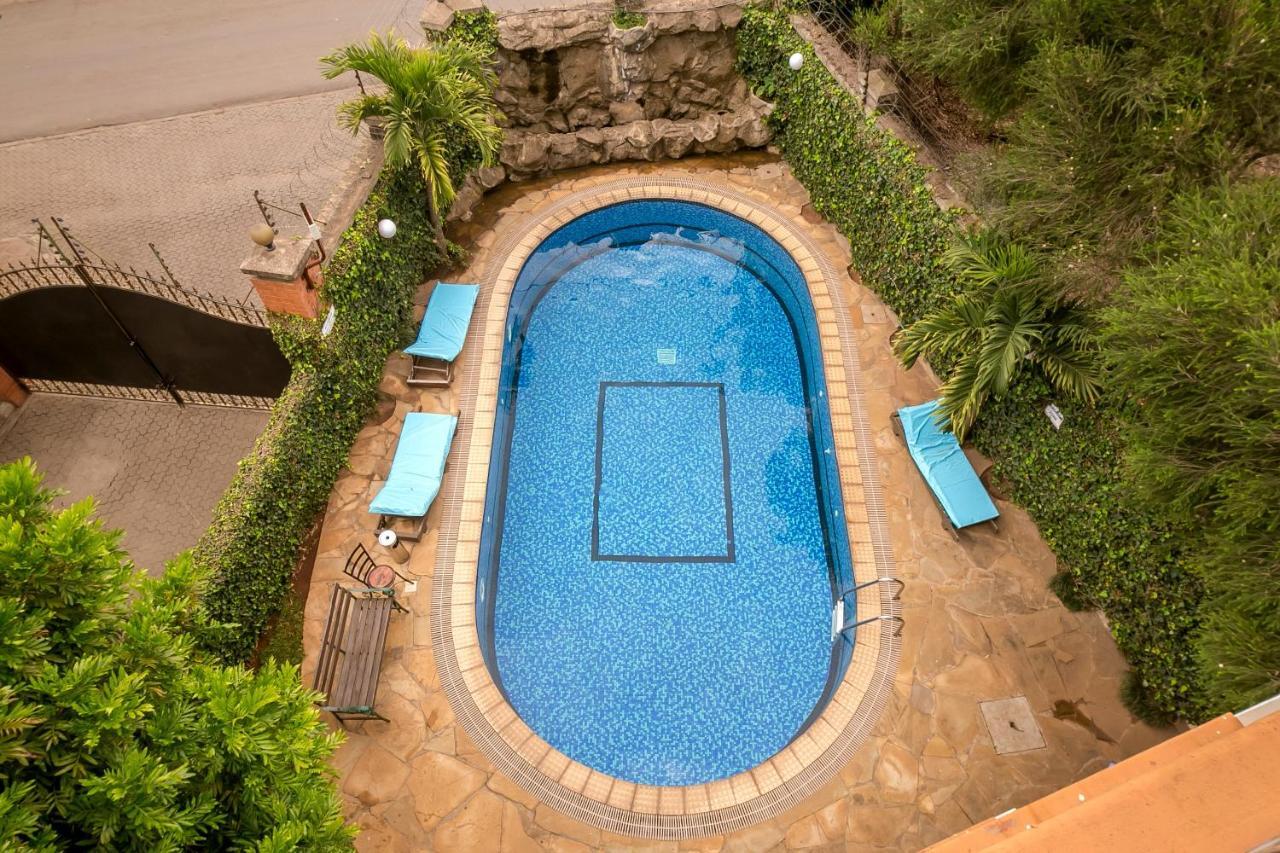 Meltonia Luxury Suites Найроби Екстериор снимка